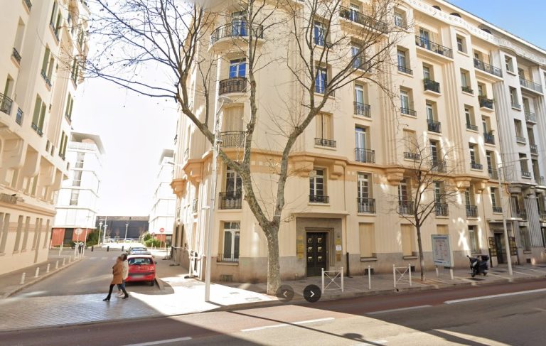 Immeuble du cabinet de Maître Laurène Roux, 113 avenue du Maréchal Foch à Toulon